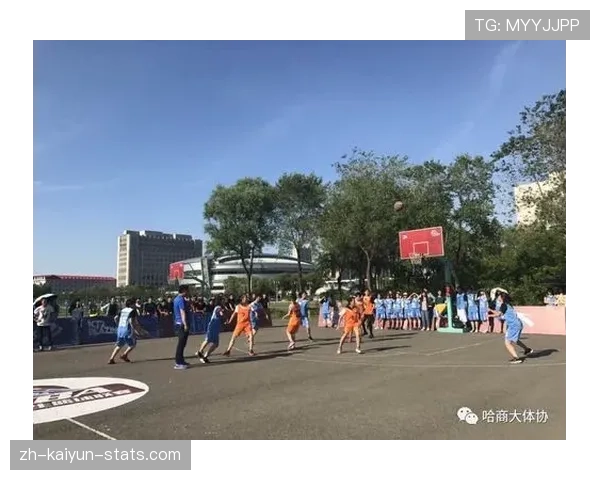 解析球卡篮筐规则:属于何种违例与球权归属判定标准 解析球卡篮筐规则:属于何种违例与球权归属判定标准